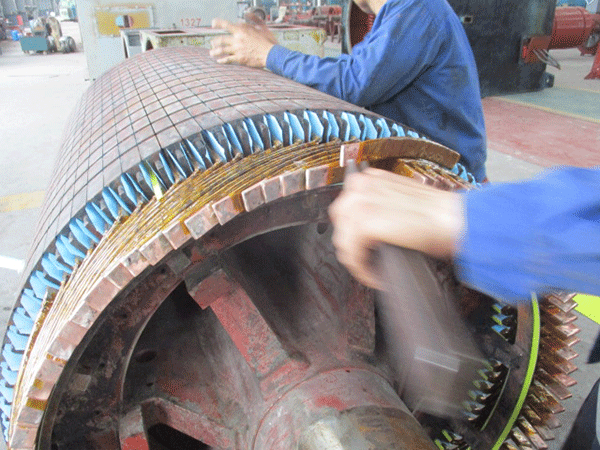 西安西瑪高壓電機轉(zhuǎn)子銅條繞組嵌線方法。