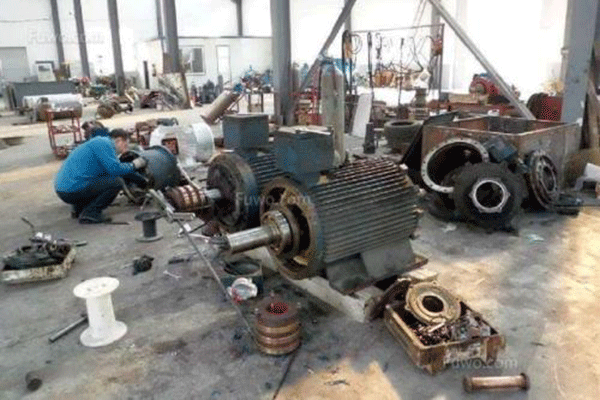 西安西瑪電機(jī)驅(qū)動(dòng)軸修理中軸向間隙的測量。