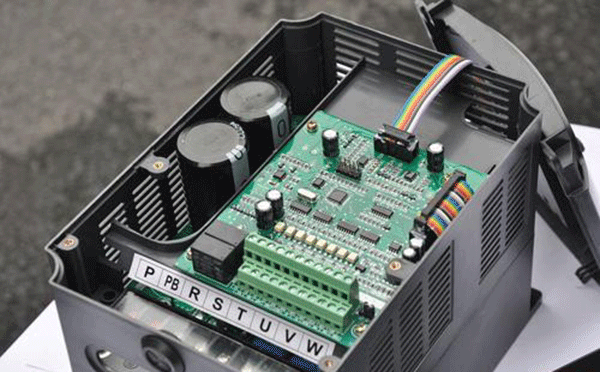 變頻器與西瑪電機(jī)的匹配問題。