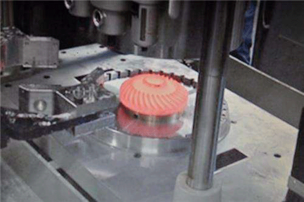 齒輪熱處理提高提高西安西瑪直流電機(jī)的使用效率。